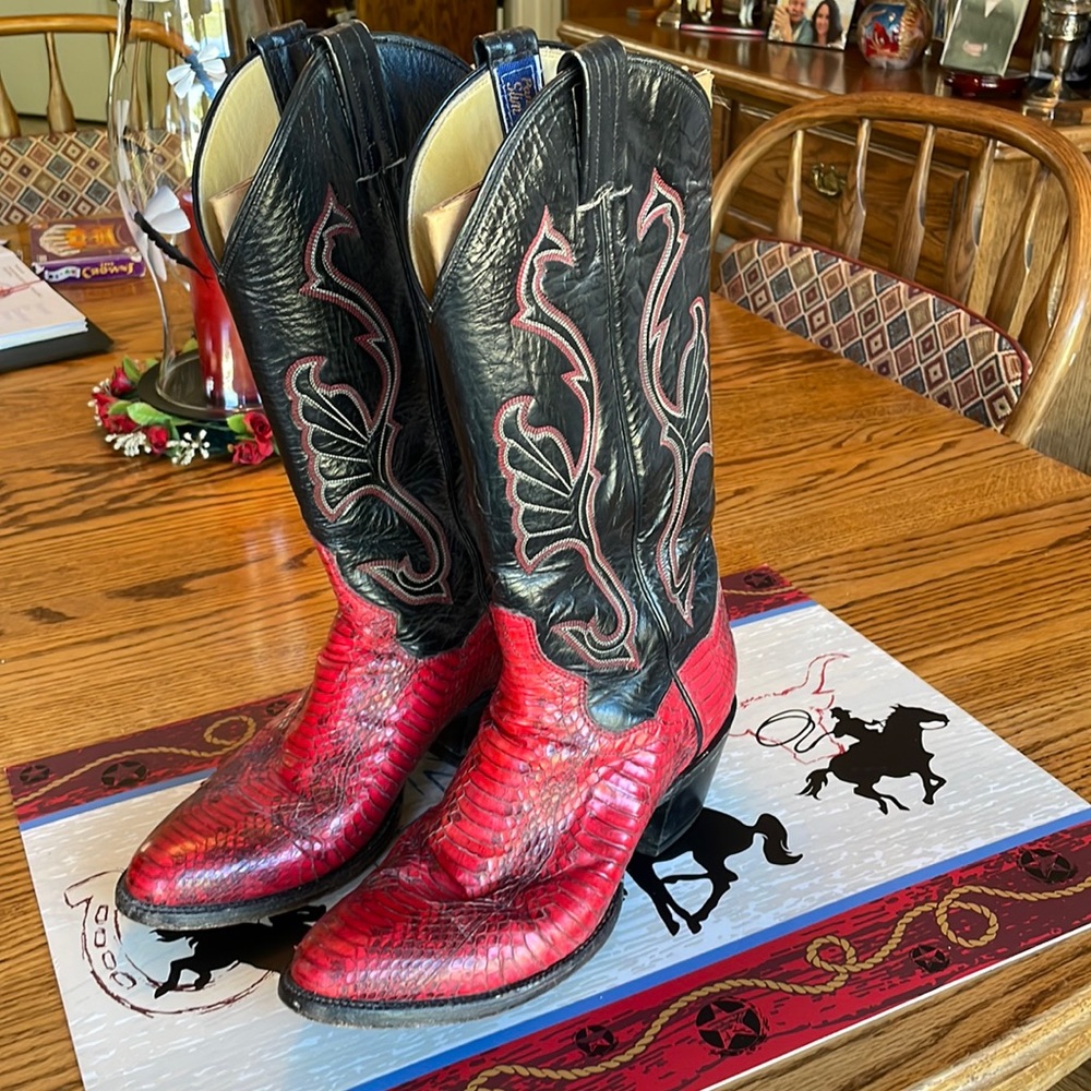 Panhandle Slim vintage snakeskin western boots. Size 7B